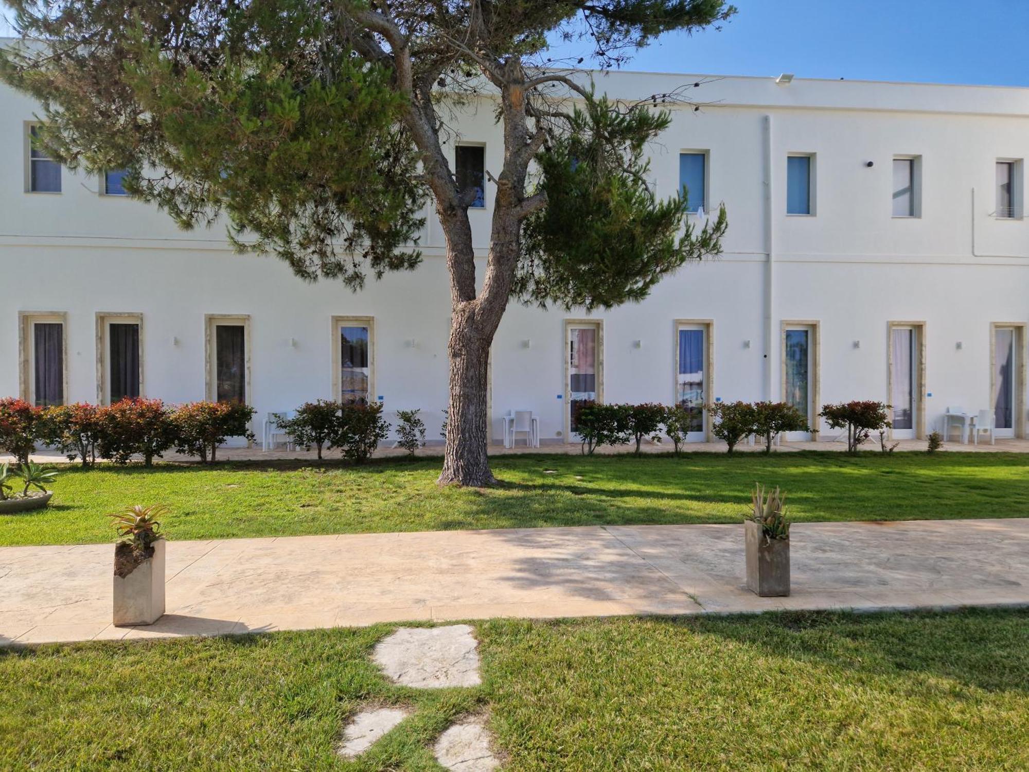 Oasis Park Hotel Torre dell'Orso Esterno foto
