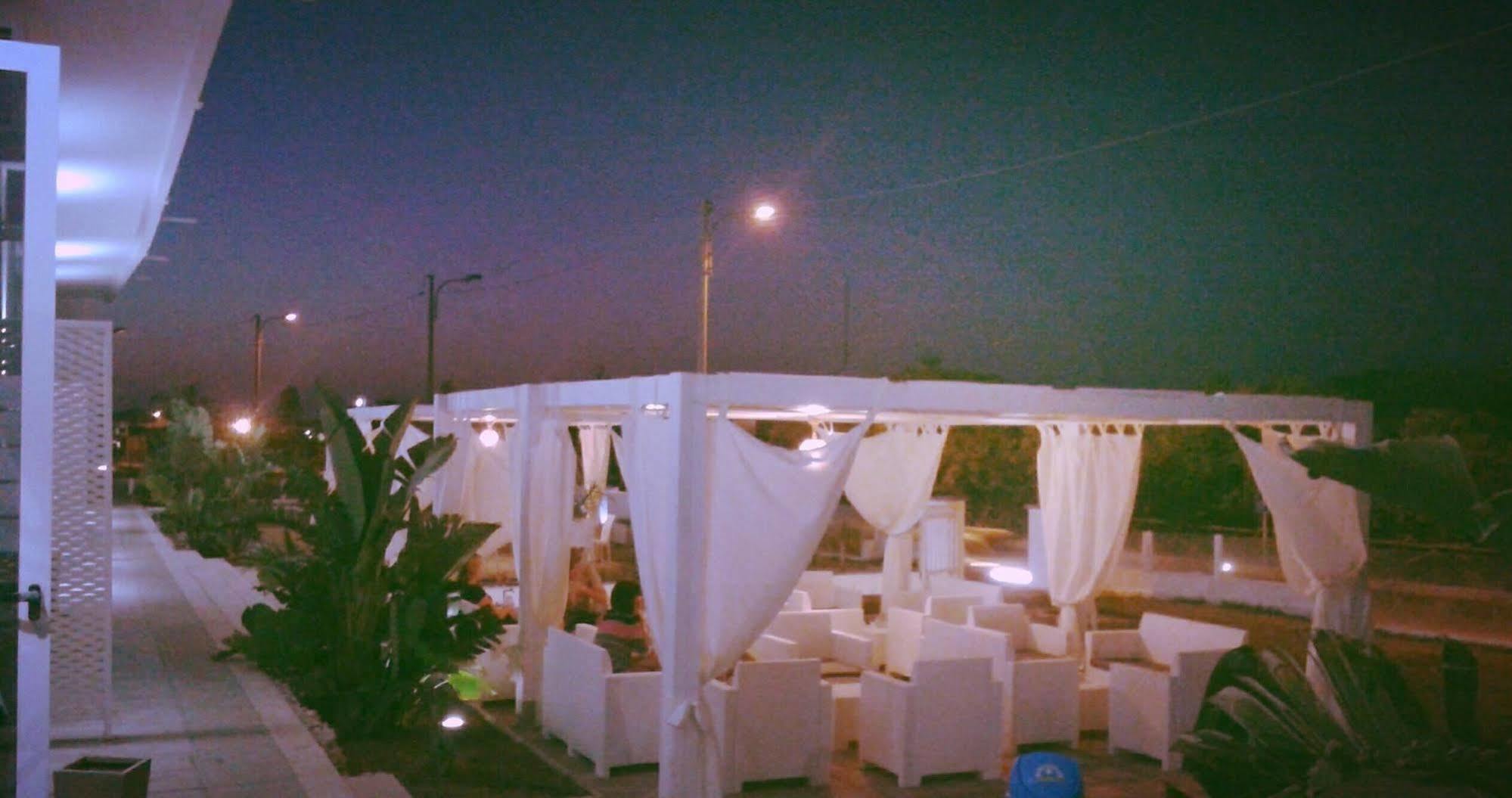 Oasis Park Hotel Torre dell'Orso Esterno foto